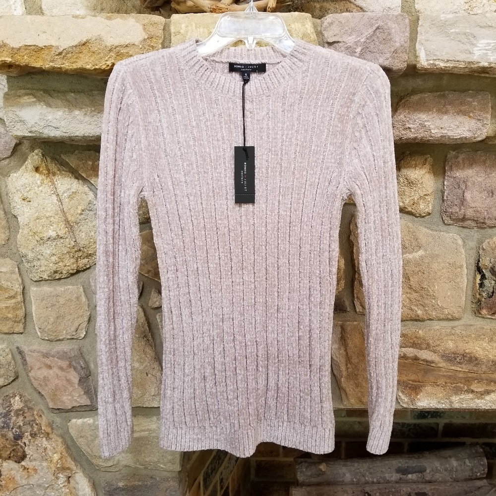 Romeo & Juliet Couture Sweater Size Small